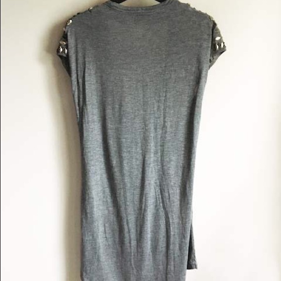 ROBBI & NIKKI Jersey Bead Embellished Top - Picture 3 of 5